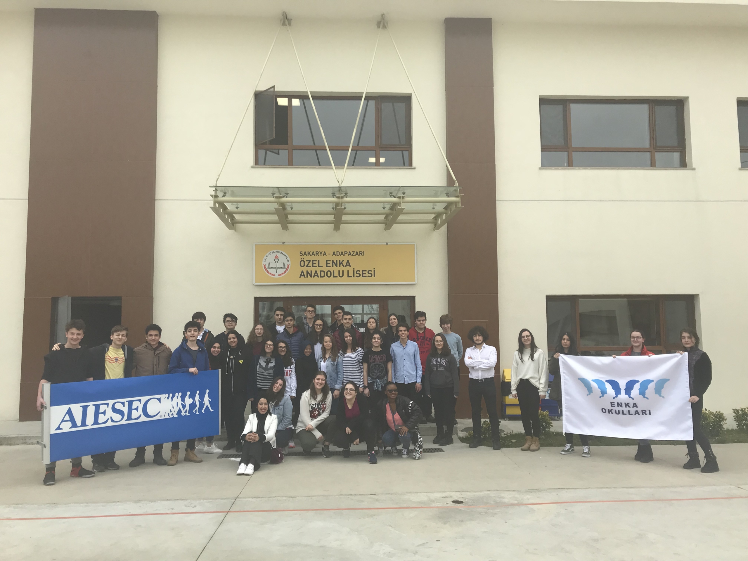 In collaboration with AIESEC Sakarya, Adapazarı ENKA High School has finalized the first stage of the sustainability month focusing on “Global Goals” as a part of the project “Meet My World” with cultural presentations.