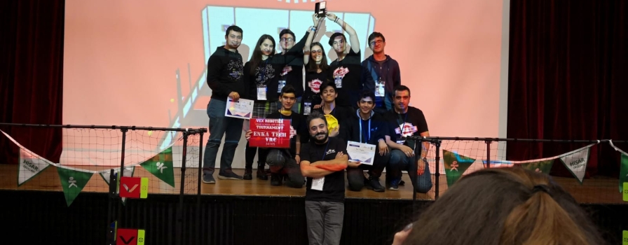 Vex Off Season’da Tasarım Ödülü Okulumuzun Oldu Vex Off Season’da Tasarım Ödülü Okulumuzun Oldu