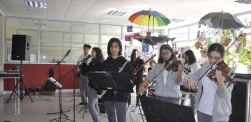 Öğle Arası Mini Konserlerimiz Devam Ediyor