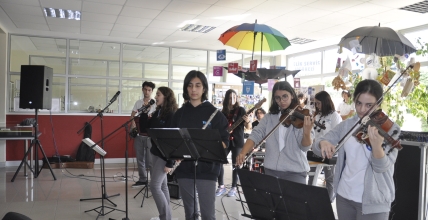 Öğle Arası Mini Konserlerimiz Devam Ediyor