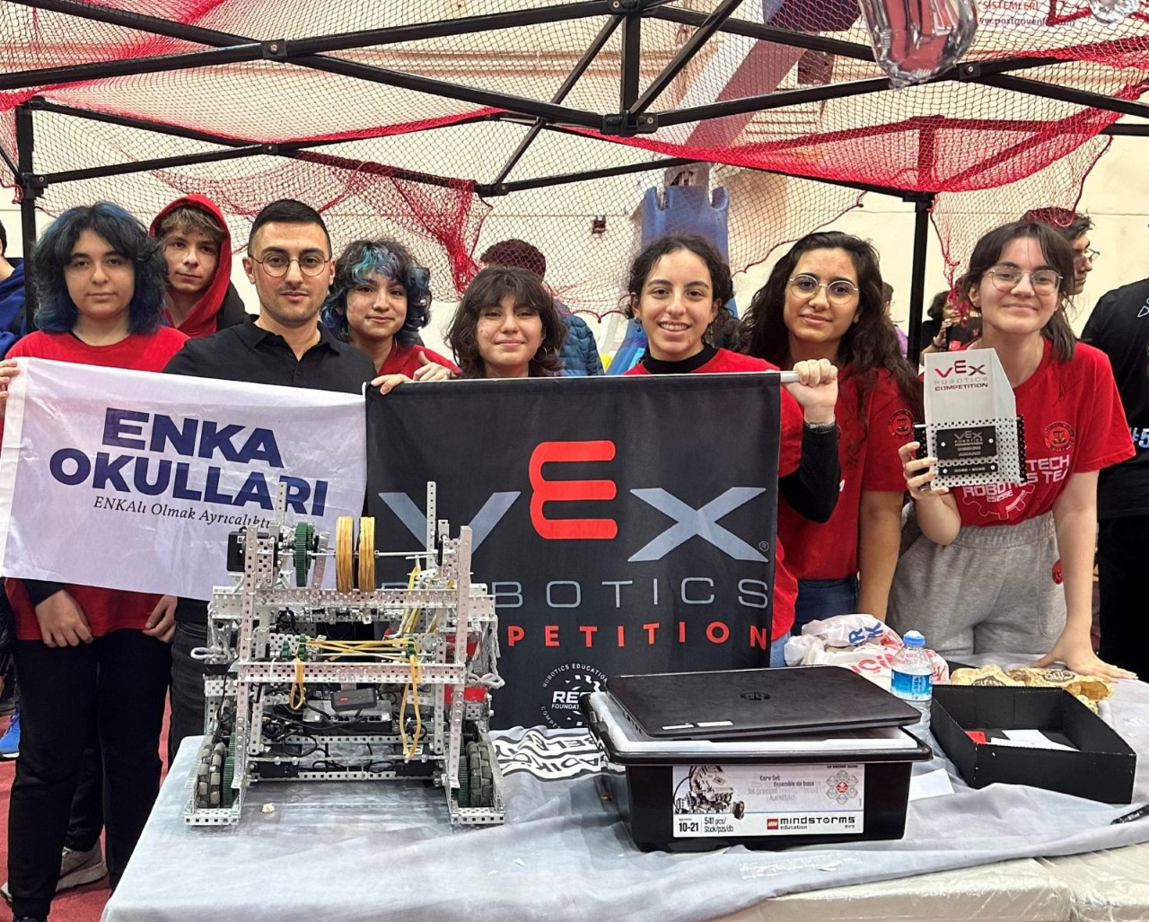Vex Robot Yarışmasında Tasarım Ödülü Okulumuzun