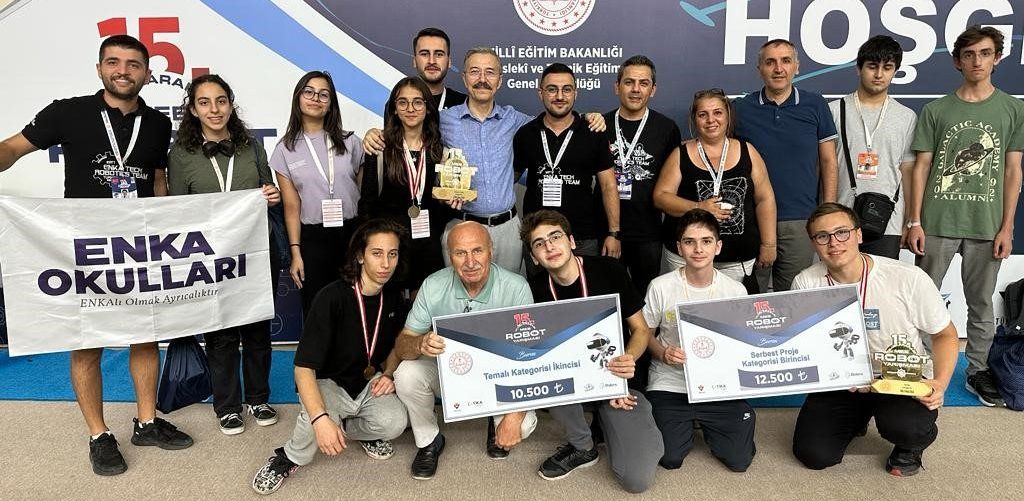 MEB Robot Yarışmasından Öğrencilerimiz İki Derece ile Döndüler