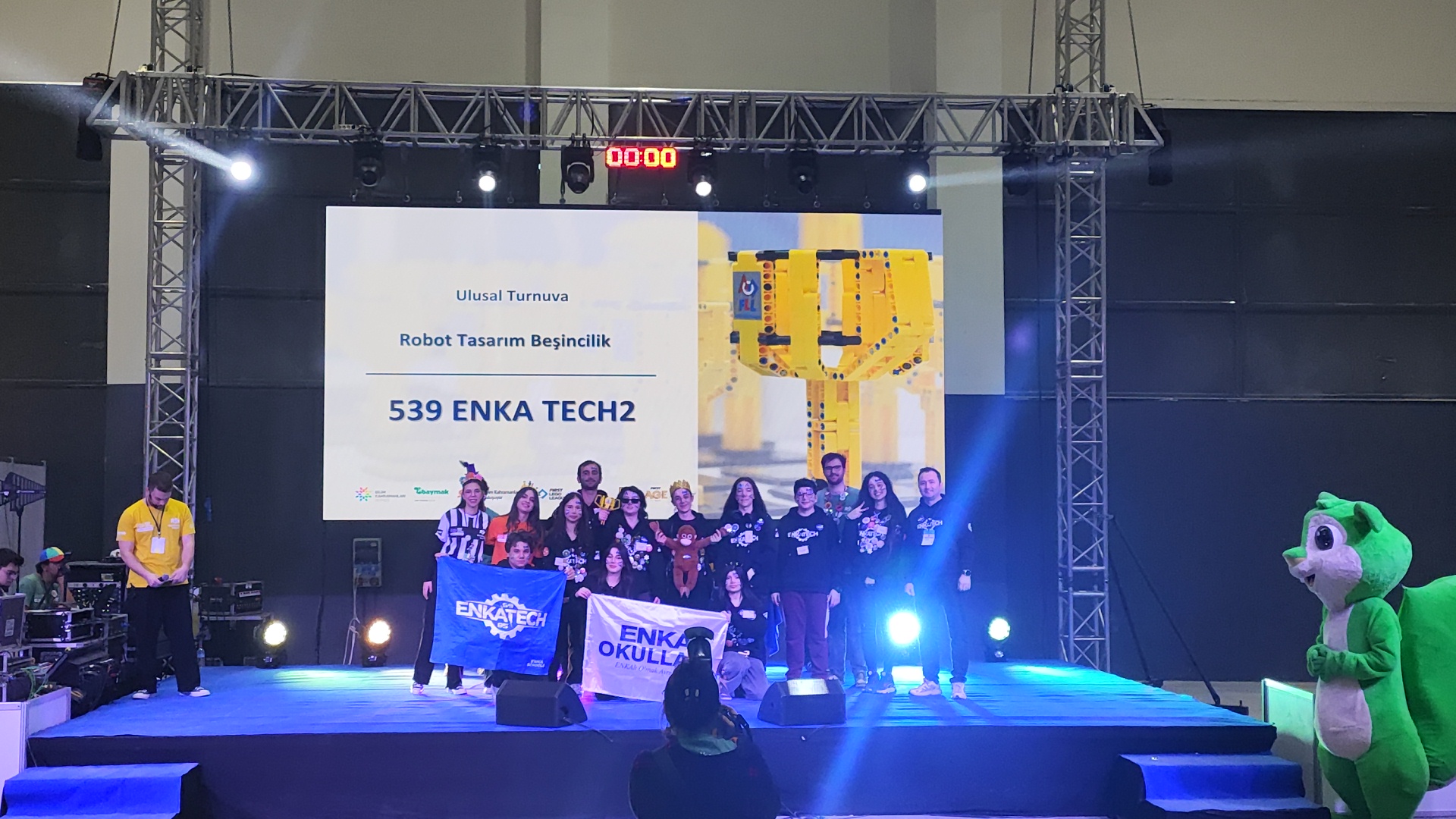 Öğrencilerimiz FLL Robot Yarışması’nda Tasarım Ödülü Kazandı